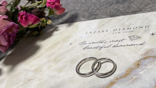 リングの中に結婚記念日を無料で刻印して頂きました。