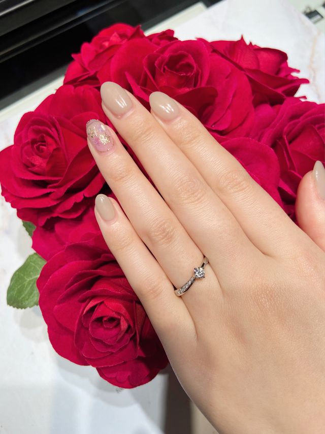 クリスマス仕様の撮影台で撮らせていただきました。