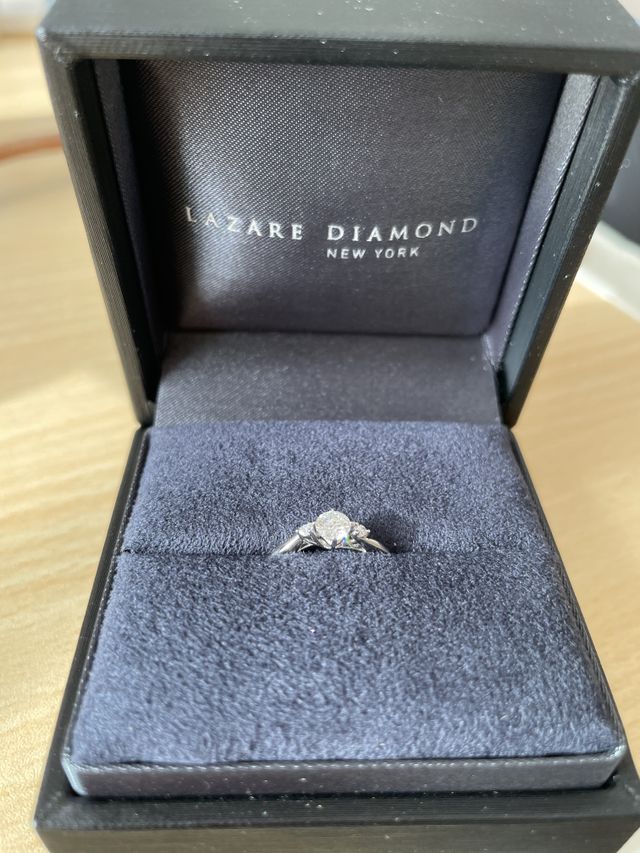 ブルックリンという婚約指輪です。