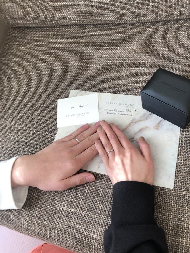 入籍記念日に２人で着けて撮りました♪とても気に入ってます！