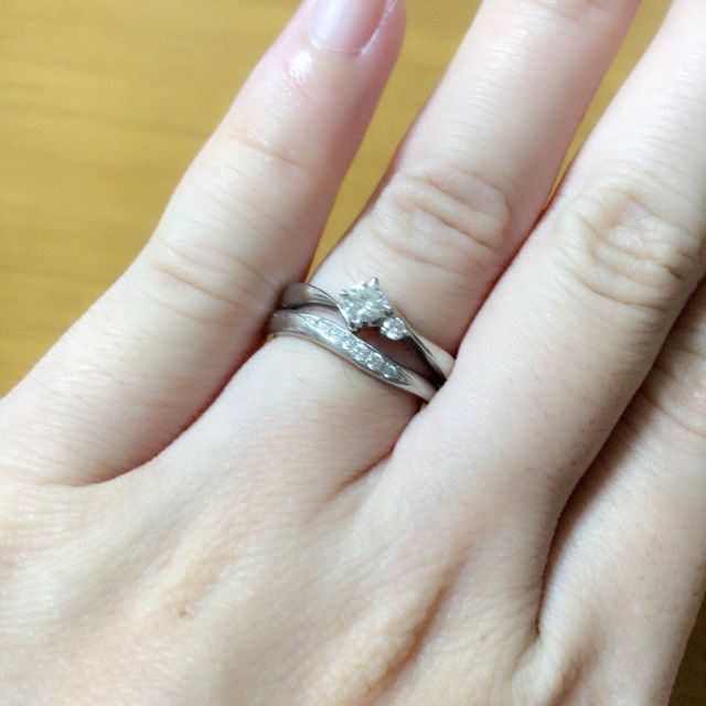 結婚指輪と婚約指輪の重ね付け