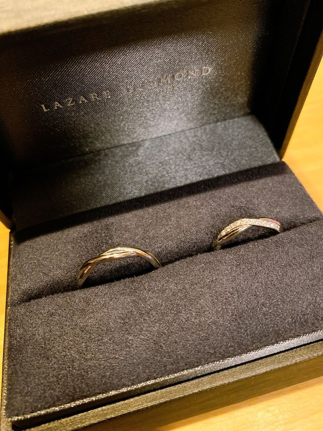 珍しいデザインの指輪でとても素敵です。