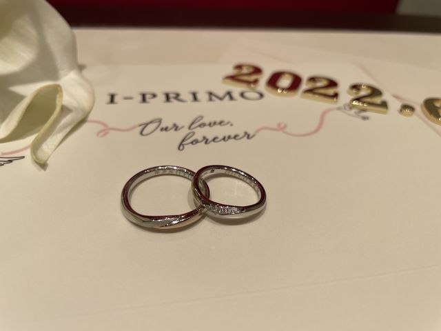 シルバーとブラウンゴールドのコンビです。