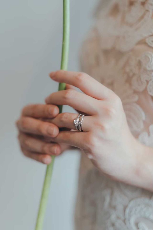 CHAUMETのリアンダムール、トルサードの重ね付け