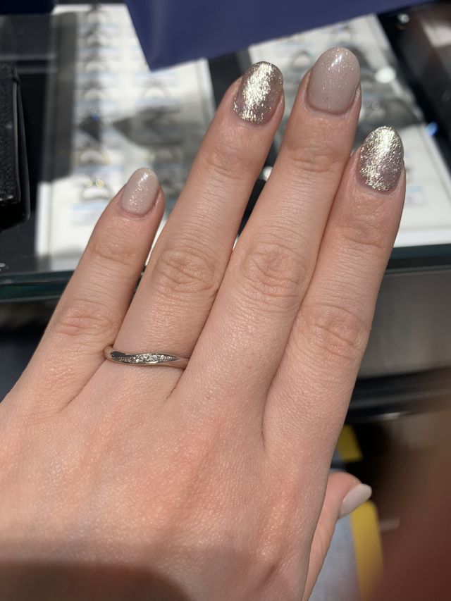 ダイヤモンドがキラキラしている指輪を選びました