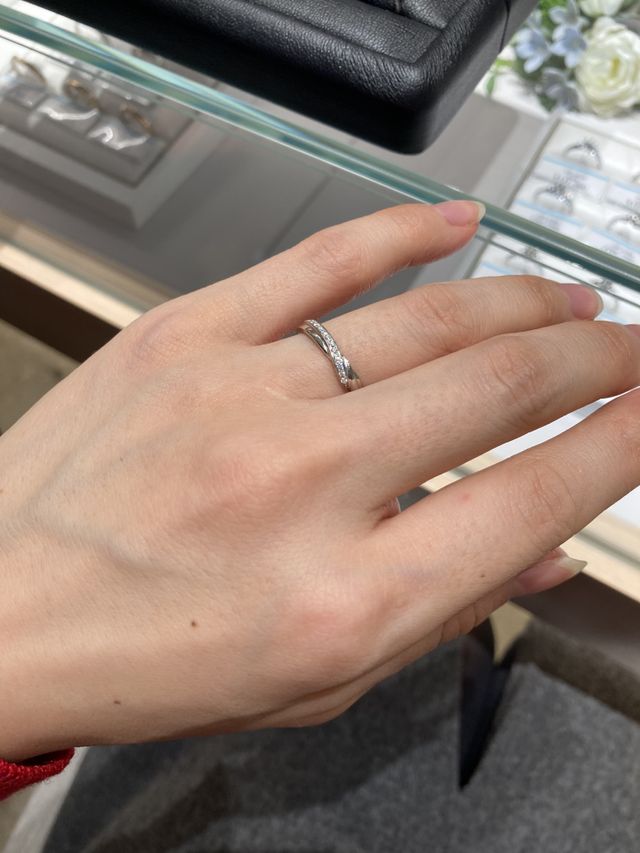 なんといってもダイヤの輝きが違う！