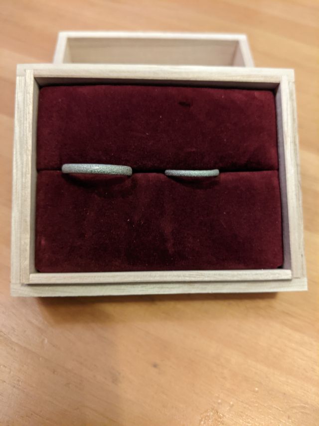 素敵な木の箱に入れてくださいます