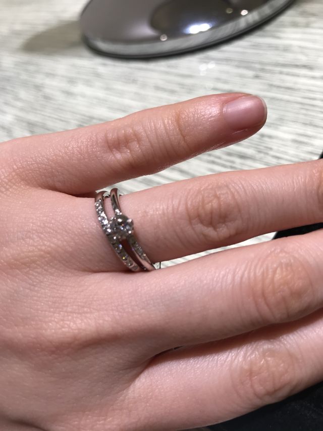 指輪の試着写真