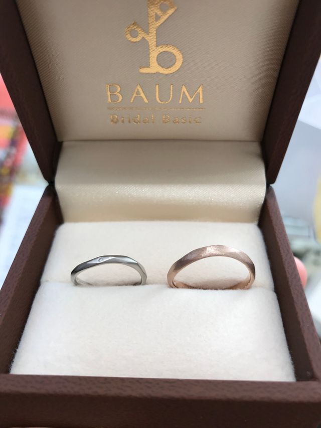 スターダスト加工の品のあるキラキラがたまらな可愛いです。