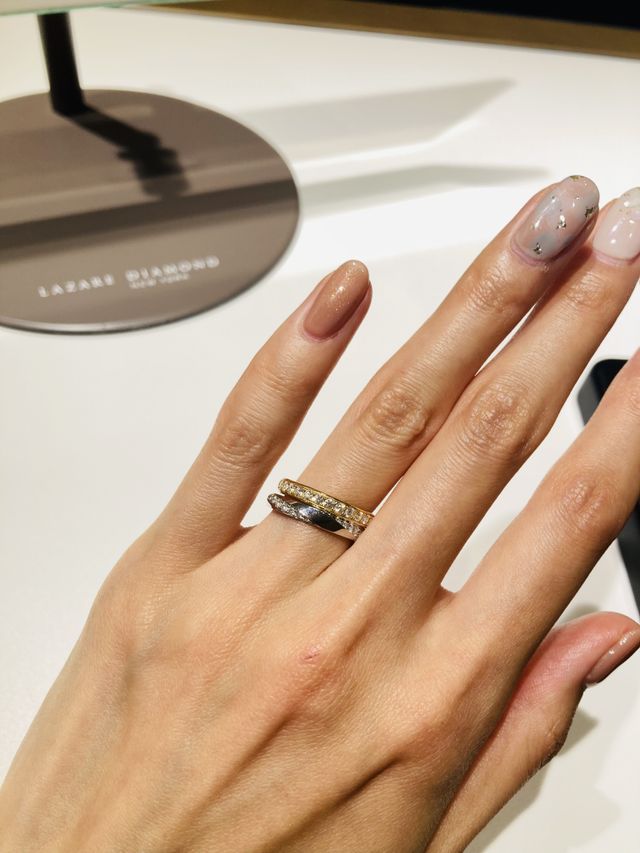 婚約指輪と結婚指輪を試着させていただきました。