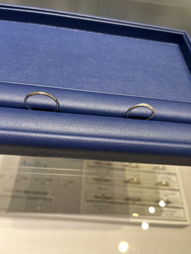 左 男性 右 女性