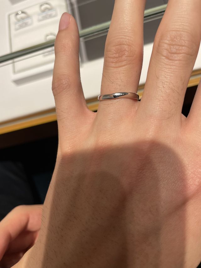 リングは内甲丸で角が無く着けても違和感が無いです。