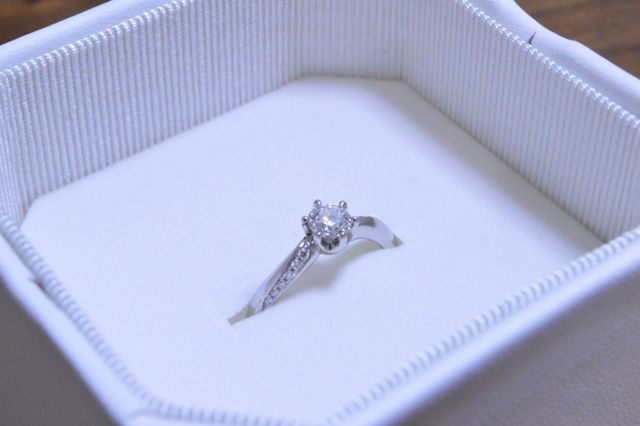 婚約指輪