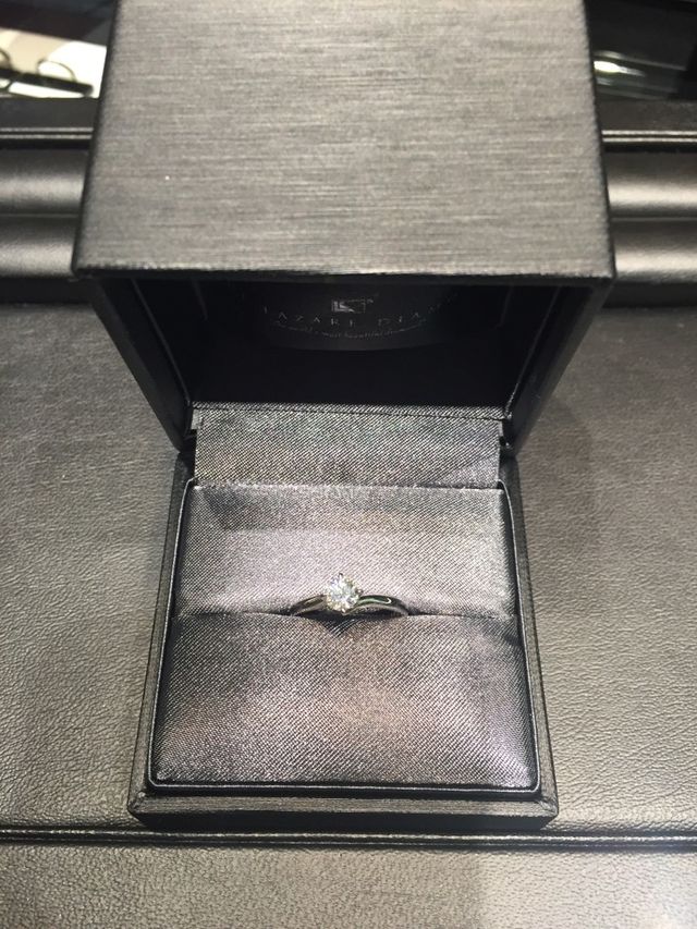 カットが綺麗なことで有名なブランドだけあり輝きが違って見える