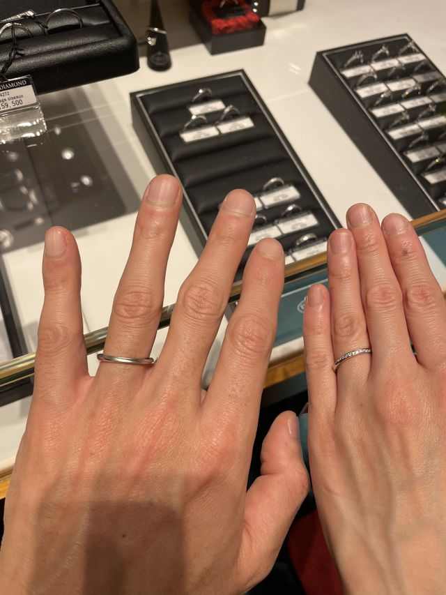 男性用も指を綺麗に見せてくれるデザインでした。、