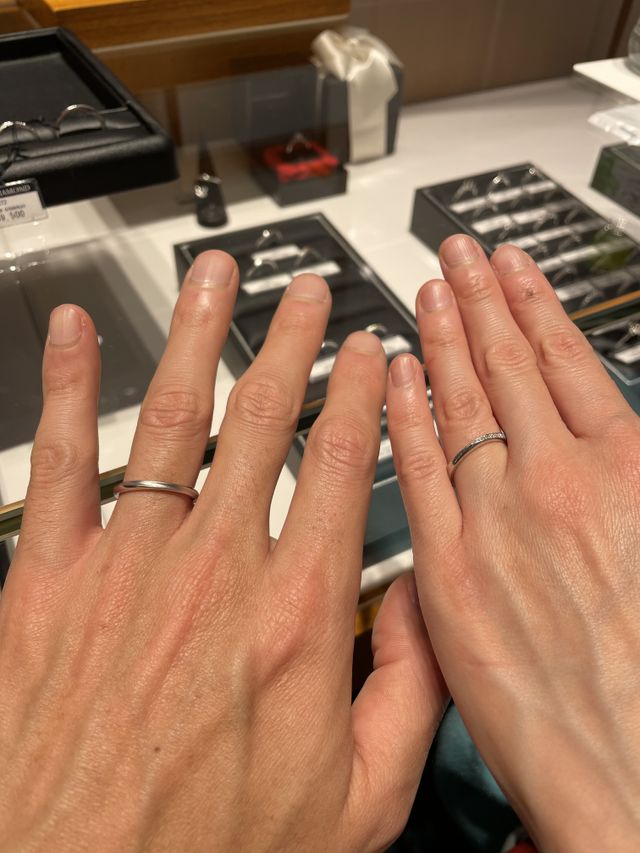 指を綺麗に見せてくれるデザインでした。
