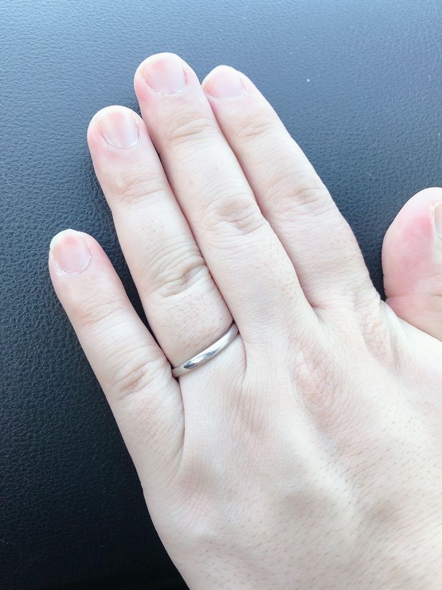 マット加工がワンポイントで、飽きのこないデザインです。