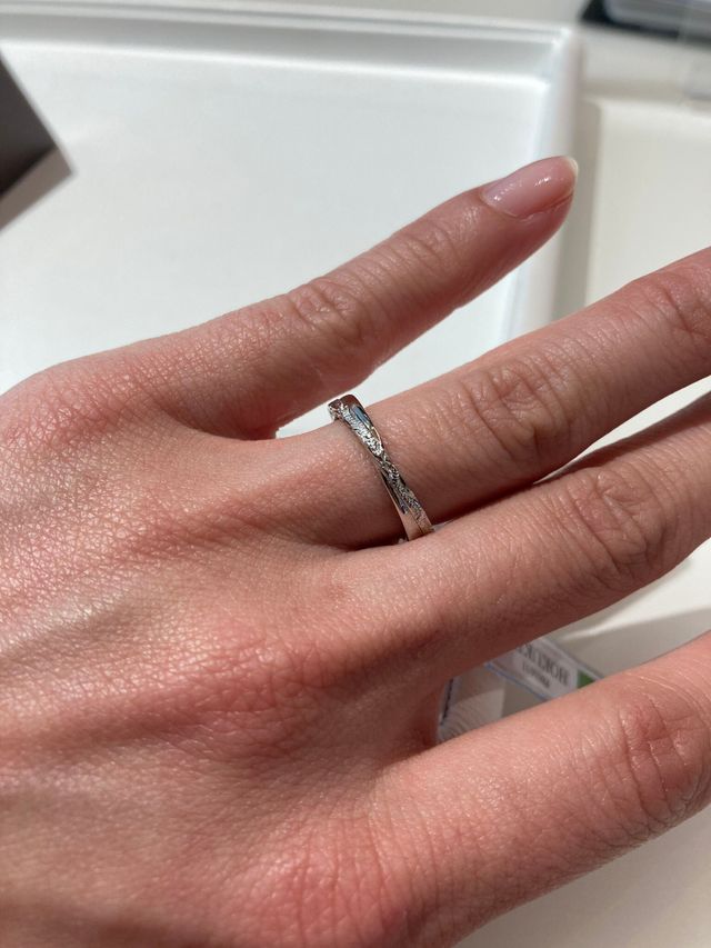 一枚目のペアのリング。