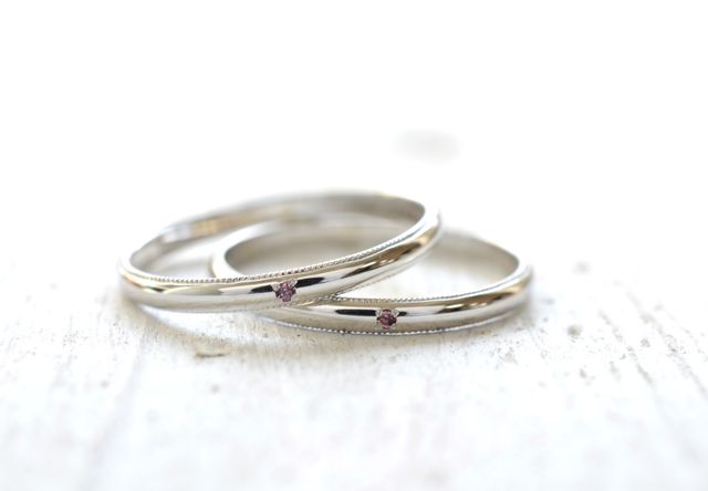 完成後にミルグレインと誕生日石を加工してもらいました