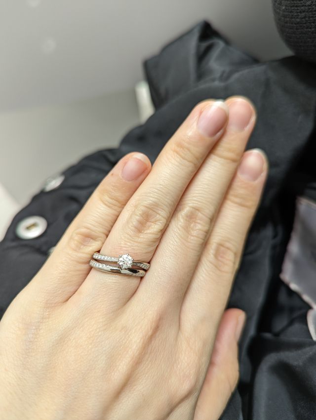 婚約・結婚指輪の重ね付けです。