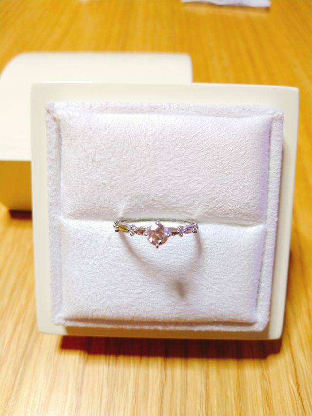 リングケースはセパレートの瀬戸物です。