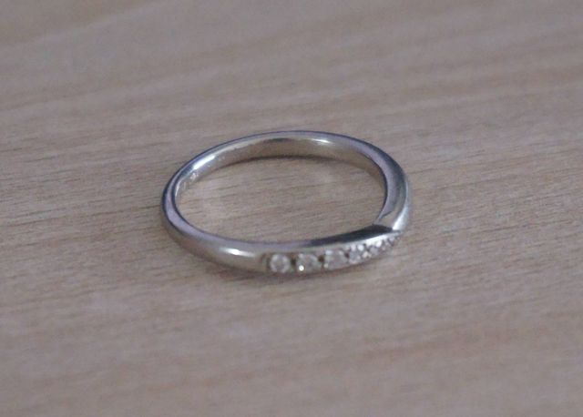 今は少し傷ありですが、購入時はプラチナの輝きが凄かった！