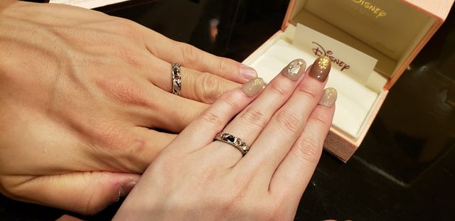 アラジンが好きなので絨毯をメインに唐草の透かしが入っています