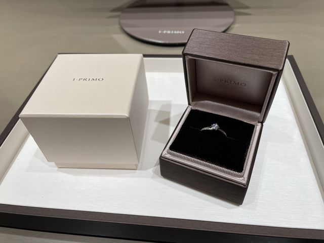 購入した婚約指輪です。