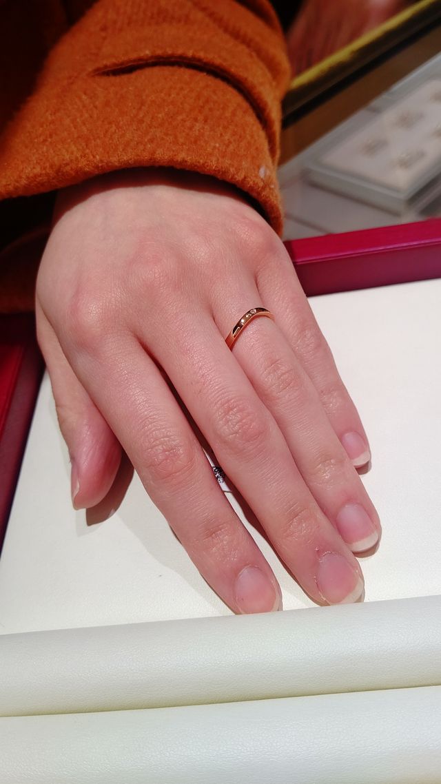 ピンクゴールドのバレリーナです。