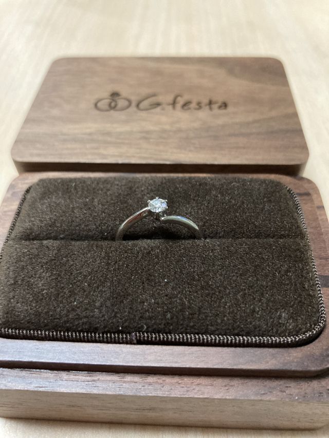 シンプルで着け心地が良く、ダイヤがキラキラです。