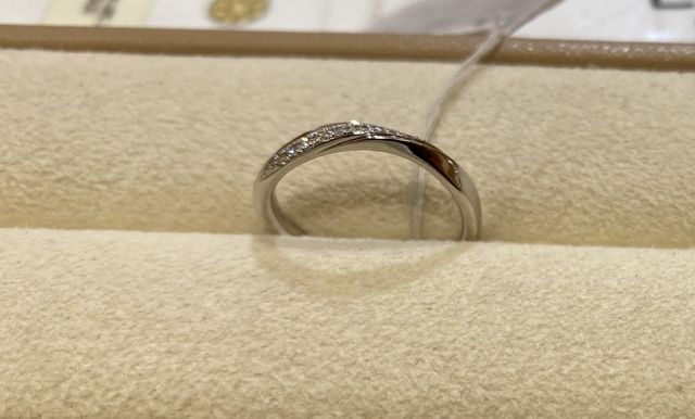 ねじり仕様になっている結婚指輪