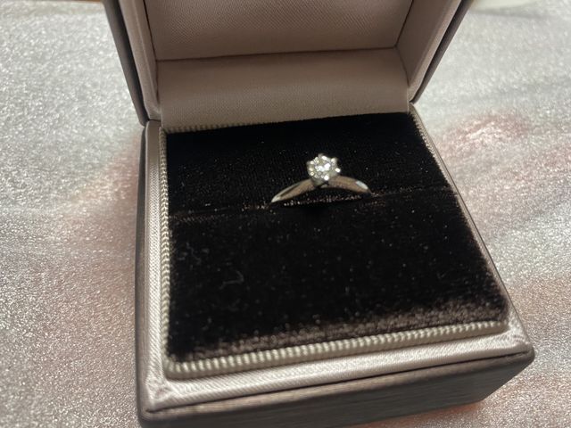 シンプル故、ダイヤの存在感が目立ち最高に可愛いです♡
