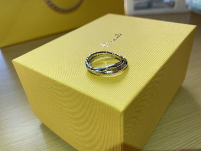 ハートの中に小さなダイヤを入れてもらいました。