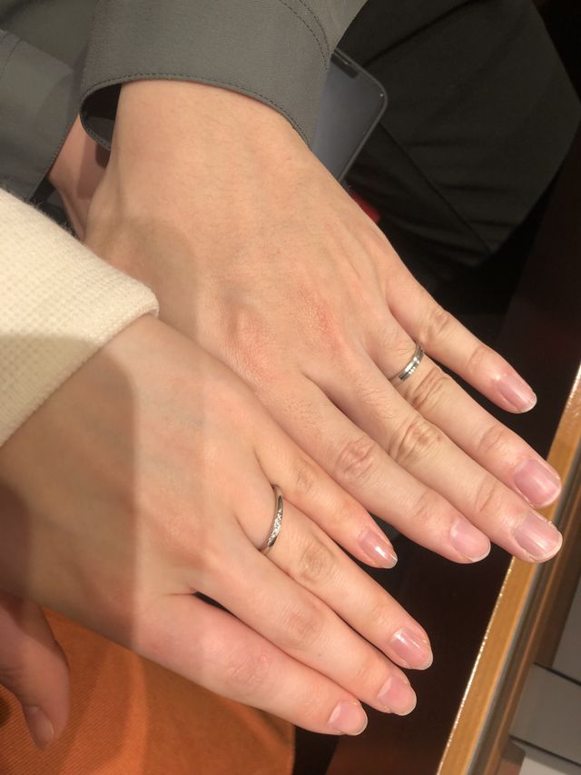 ペアリングではなくお互いが似合うと思うリングを購入しました