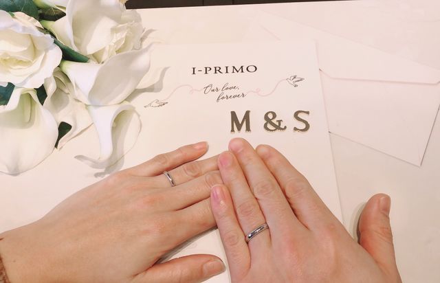 ミル打ちのシンプルなプラチナリングでとてもかわいいです。
