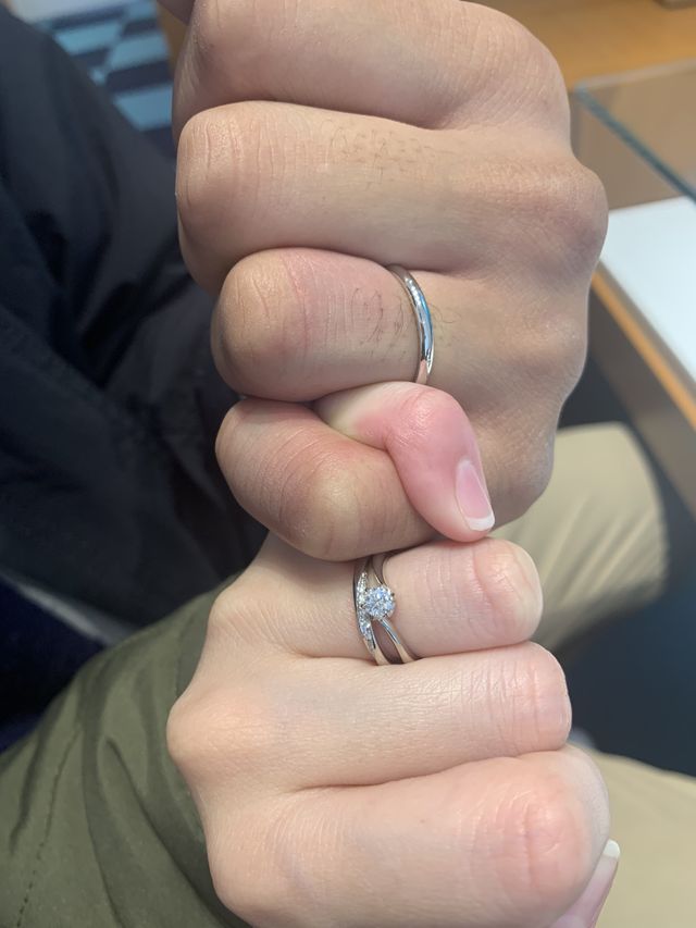 とても着け心地が良く滑らかに指にフィットします。