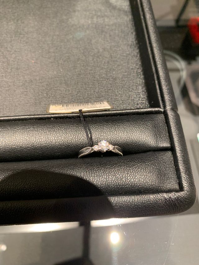 ダイヤモンドの輝きが綺麗でした。