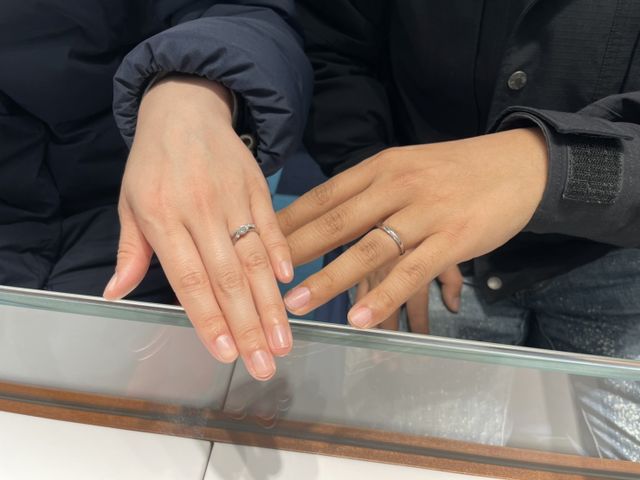 婚約指輪：シャイニングフロー
結婚指輪：ブーケ