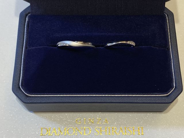 ペアの結婚指輪ではなく、それぞれ好みの指輪を選びました。