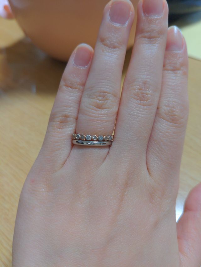 重ね付けしやすいデザインです。