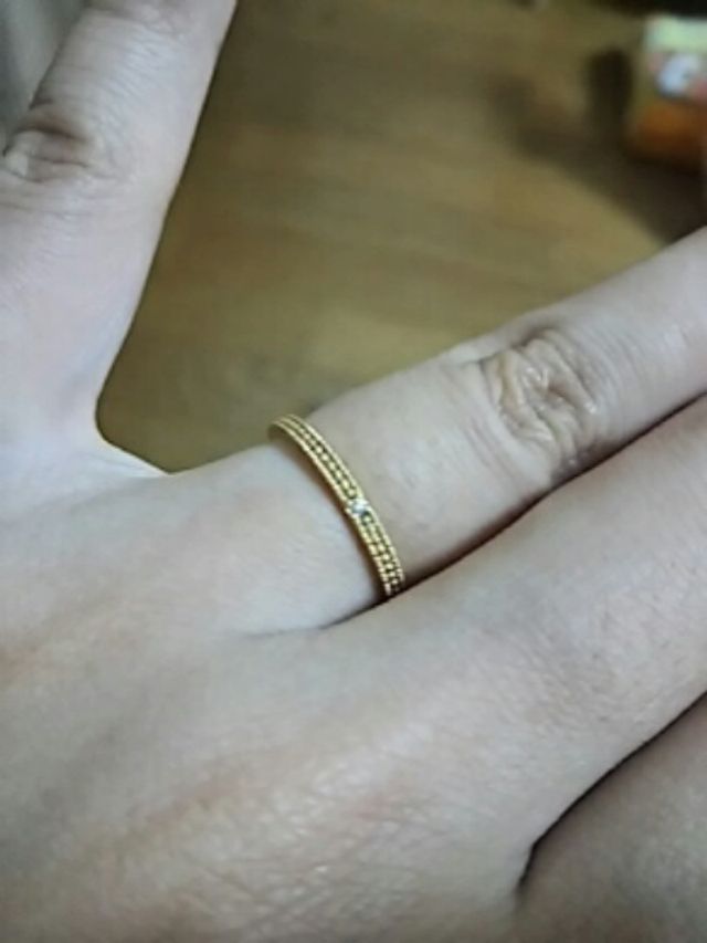 細めでつけ心地もよいです。