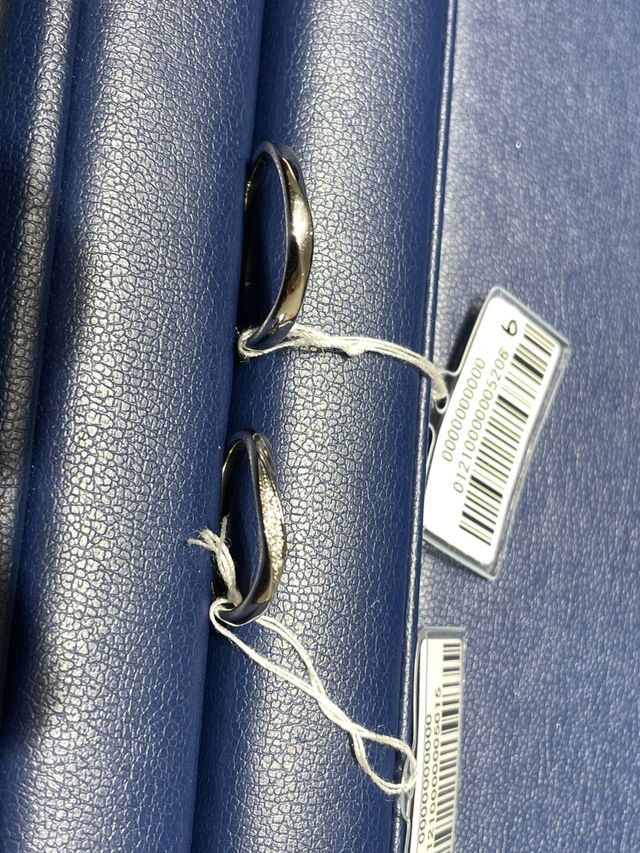 ダイヤモンドが入った指輪