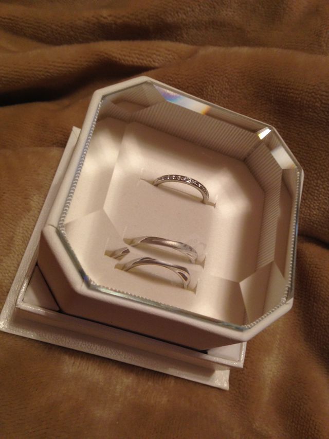 とても綺麗なリングケースで、今でも大切にとってあります。