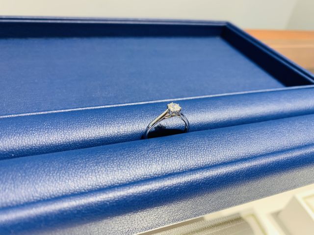 長時間相談に乗っていただき、素晴らしい婚約指輪ができました。