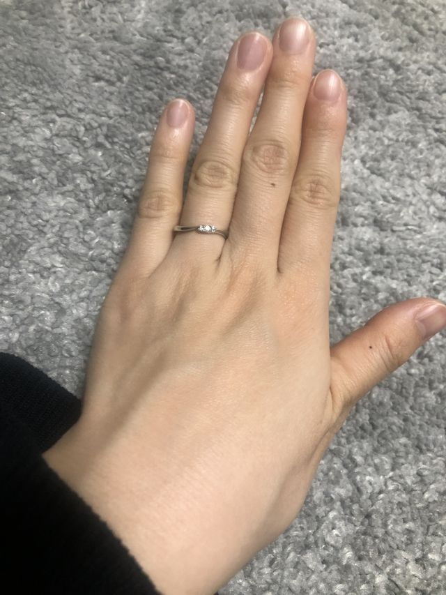 ウェーブラインで指が長く見えます