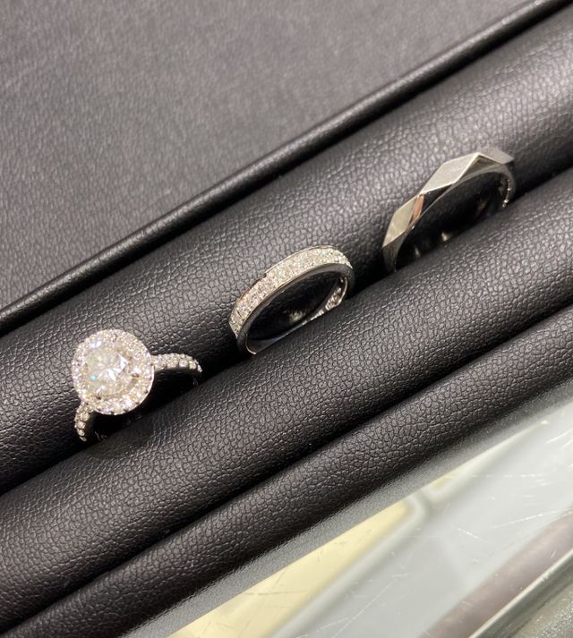 婚約指輪はリフォームで結婚指輪はお互い好きなものを選びました