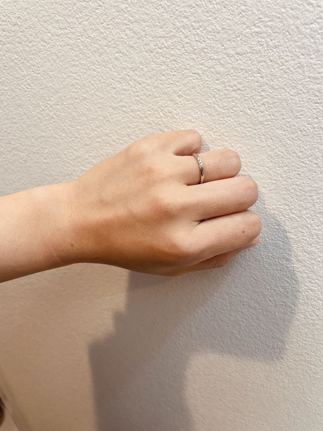 小粒で斜めに入ったダイヤがお気に入り