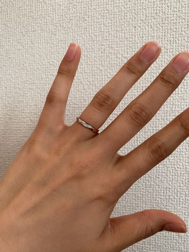 リング自体も細すぎず、ゴツゴツした手にも馴染みます。