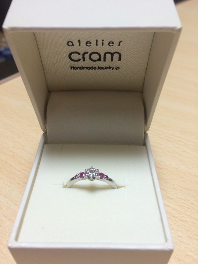 オーダーメイド品です。ダイヤモンドと彼と私の誕生石のストーン