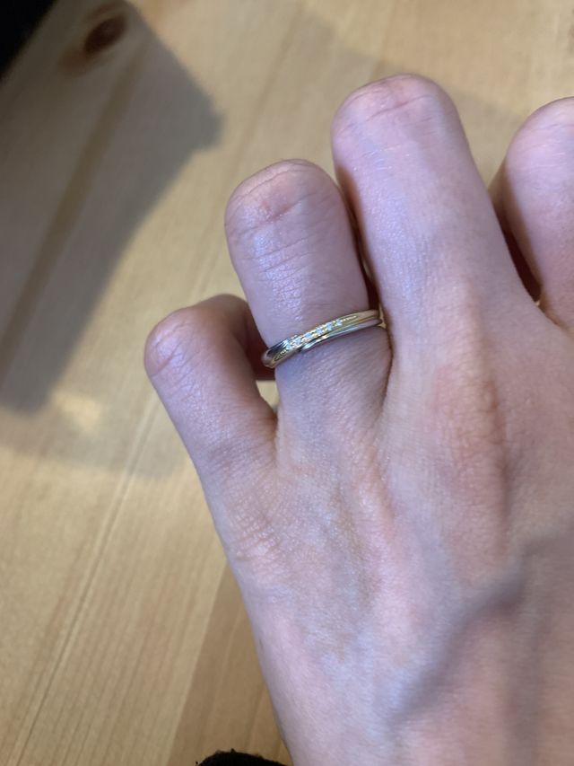 ダイヤモンドのデザインが繊細で綺麗です。